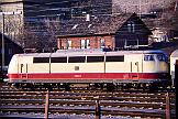 1989-70-003 Würzburg Hbf 103 003 mit einem Messzug in Würzburg Hbf.