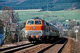 1990-80-063 Bestwig Nuttlar Immer wieder eine schöne Abwechslung: eine CityBahn-218 im Oberen Ruhrtal.