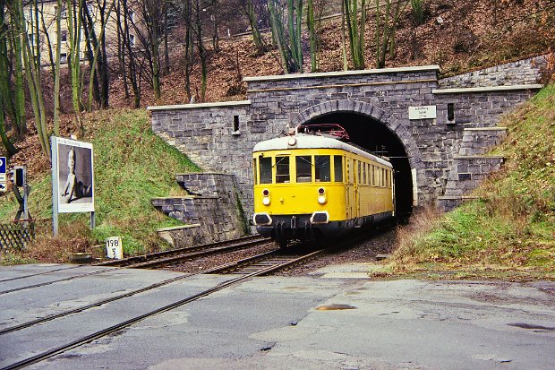 1990