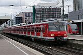 2017-02-27-006 Dortmund Hbf Auf der S1 zwischen Dortmund und Bochum dürfen weiter keine 422 durch den Uni-Tunnel fahren. Inzwischen ergänzen auch 420er Triebwagen die Wendezüge.