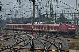 2018-07-11-107 Dortmund Hbf Noch fahren die Verstärkerzüge auf der S1 zwischen Dortmund und Bochum. Am Abend werden 2 Wendezüge gekuppelt und fahren leer nach Düsseldorf.