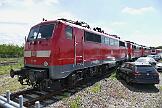 2020-05-17-051 Leverkusen Opladen Alte E-Lok trift auf neue Autos.