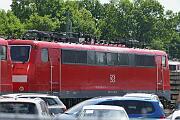 2020-05-17-057 Leverkusen Opladen Alte E-Lok trift auf neue Autos.