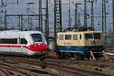 2021-03-16-038 Dortmund Hbf Treffen sich 2 Exoten...