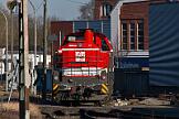 2021-03-31-005 Arnsberg Hüsten Nach langer Zeit geht es mal wieder in die Heimat zur RLG. D57 rangiert erst in Hüsten mit Holzwagen, dann geht es mit Kohle nach Arnsberg zur Papierfabrik.