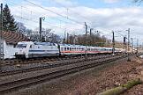 2023-03-13-011 Dortmund Marten Süd Werbelok 101 057, auch im Bereich Dortmund-Marten Süd wurde Platz für Fotografen geschaffen.