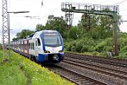 2024-07-17-022 Seelze Dedensen-Gümmer In unmittelbarer Nähe zum Rangierbahnhof Seelze liegt der Haltepunkt Dedensen-Gümmer der S-Bahn-Linie Hannover-Minden. Hier hat man keine Ruhe, auf 4 Gleisen...