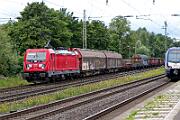 2024-07-17-023 Seelze Dedensen-Gümmer In unmittelbarer Nähe zum Rangierbahnhof Seelze liegt der Haltepunkt Dedensen-Gümmer der S-Bahn-Linie Hannover-Minden. Hier hat man keine Ruhe, auf 4 Gleisen...