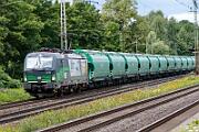 2024-07-17-031 Seelze Dedensen-Gümmer In unmittelbarer Nähe zum Rangierbahnhof Seelze liegt der Haltepunkt Dedensen-Gümmer der S-Bahn-Linie Hannover-Minden. Hier hat man keine Ruhe, auf 4 Gleisen...