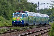 2024-06-30-015 Bochum Riemke EM-Sonderzug. Nach 2 Wochen wird 111 212 durch 111 074 mit den bunten Dostos ersetzt.
