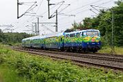 2024-06-30-027 Bochum Riemke EM-Sonderzug. Nach 2 Wochen wird 111 212 durch 111 074 mit den bunten Dostos ersetzt.