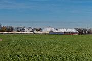 2024-11-30-016 Krefeld Forstwald Da war die Welt noch in Ordnung: 01 1075 zieht einen Sonderzug von Mönchengladbach nach Bielefeld. Ein paar Kilometer weiter wird der Zug fehlgeleitet, was ich...