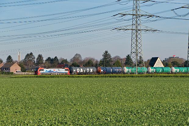 30.11.2024 Dampflok-Sonderfahrt durch Krefeld und RE 6-Verstärker in Dortmund