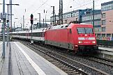 2025-01-03-010 Dortmund Hbf Seit dem Fahrplanwechsel im Dezember fährt der EC 9 wieder von Dortmund Hbf nach Zürich. Leider gibt es keinen Aussichtswagen mehr im Zug. 101 068 zieht die...
