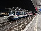 2025-02-10-012 Dortmund Hbf Am Abend fährt der RE 3 erneut. Dieses Mal schiebt 110 469.