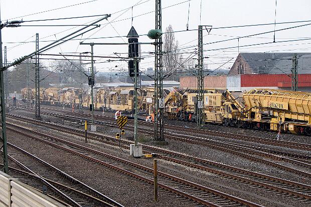 2025-03-24 Bauarbeiten Strecke Dortmund-Bochum, Teil 1 Am 24.03.2025 wird im Bereich Dortmund-Marten Süd das Gleis nach Dortmund Hbf bearbeitet.
