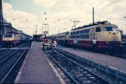 1986-26-001 Nürnberg Hbf 103 113 wartet auf einen neuen Intercity