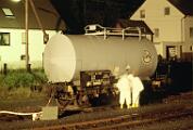 1987-000005 Die Feuerwehr Sundern übt an einem Kesselwagen einen Gefahrgut-Einsatz.
