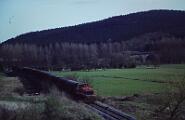1987-37-028 Sundern Stemel Letzte Bilder mit dem Stemeler Viadukt. D66 nachmittags auf dem Weg nach Hüsten.
