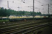 1988-62-037 Herne Wanne-Eickel Links: 221 146, 221 113, rechts 221 132 (1. Lok)