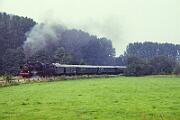 1988-67-044 Arnsberg Müschede P8 38 1772 ist wieder im Röhrtal unterwegs