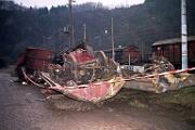 1991-000271 Werdohl Zugunglück in Plettenberg-Ohle. Ein Güterzug ist auf stehende Waggons aufgefahren. Aufräumarbeiten.