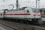 2016-03-25-032 Herne Wanne-Eickel Hbf 146 561 mit IC 2 nach Köln