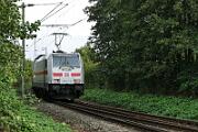 2016-09-30-005 Norden 146 557 schiebt einen IC2 nach Norddeich Mole