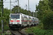 2016-09-30-006 Norden 146 557 schiebt einen IC2 nach Norddeich Mole