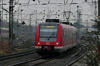 2019-03-01-010 Dortmund Hbf 422 054