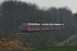 2019-03-27-017 Dortmund Somborn 422 061 (li), 422 063 (re)