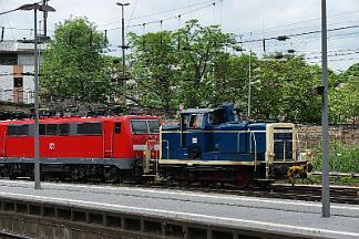 2019-05-31-044 Aachen Hbf 363 036 schubbst 111 158 durch die Gegend.