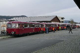 2019-12-01-004 Sundern Schienenbus-Sonderzug, bestehend aus 796690, 796802, 996299, 996309, 996748, auf der Röhrtalbahn.