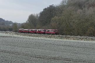 2019-12-01-028 Arnsberg Müschede Schienenbus-Sonderzug, bestehend aus 796690, 796802, 996299, 996309, 996748, auf der Röhrtalbahn.