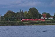 2021-10-16-014 Boren Lindaunis Urlaub an der Schlei. Noch klappt es mit der alten Klappbrücke. 648 342 fährt nach Flensburg