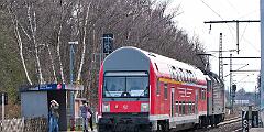 2022-03-12-041 Bochum Riemke 143 326 mit Ersatzzug