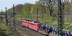 2022-04-13-055 Duisburg Lotharstraße 151 130 (vorne) und 151 034 mit dem Andernacher