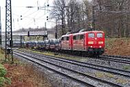 2023-04-12-040 Duisburg Lotharstraße Der Andernacher mit 151 099 (vorne) und 151 155 (hinten)