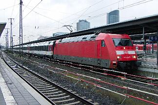 2025-01-03-013 Dortmund Hbf 101 068 mit EC9