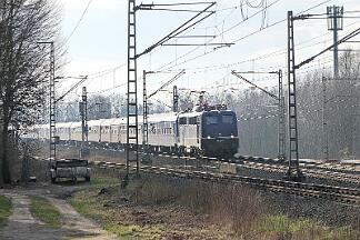 2025-02-08-004 Dortmund Somborn 115 261 mit DZ 28998 Stuttgart - Dortmund Signal-Iuna-Park.