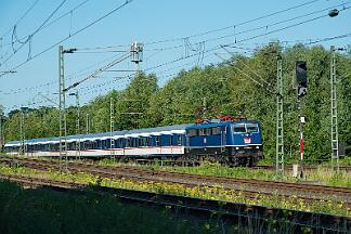 2025-07-01-001 Dortmund Somborn 111 054 mit RE 11 nach Hamm.