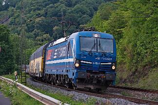 2025-07-14-003 Remagen Oberwinter 192 016 mit Autozug Richtung Norden. Wegen einer Störung in Brühl wird der Zug in Mehlem an die Seite genommen.