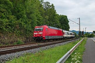 2025-07-14-024 Remagen Oberwinter 101 083 zieht EC 9 nach Basel.