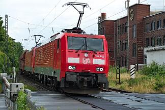 2025-07-14-081 Bonn Mehlem 189 823 und eine unbekannte 189 haben stundenlang in Remagen gewartet.