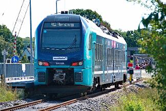 2025-08-17-002 Boren Lindaunis 526 039 hat die Schleibrücke erreicht.