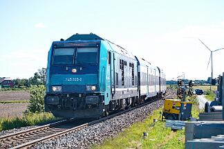 2025-08-18-046 Emmelsbüll Lehnshallig 245 205 nach Westerland.