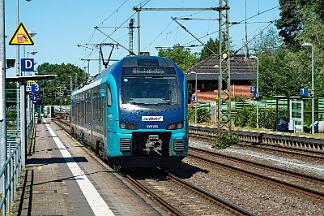 2025-08-20-002 Schleswig 526 002 von Husum nach Kiel.