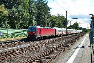 2025-08-20-011 Schleswig DSB 3240 mit EC nach Kopenhagen.