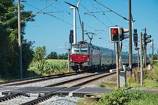 2025-08-20-020 Jübek DSB 3208 mit EC nach Hamburg,