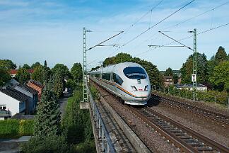 2025-09-24-014 Dortmund Oespel Umgeleiteter ICE 1223 nach München, Regenbogen-ICE 403 022,